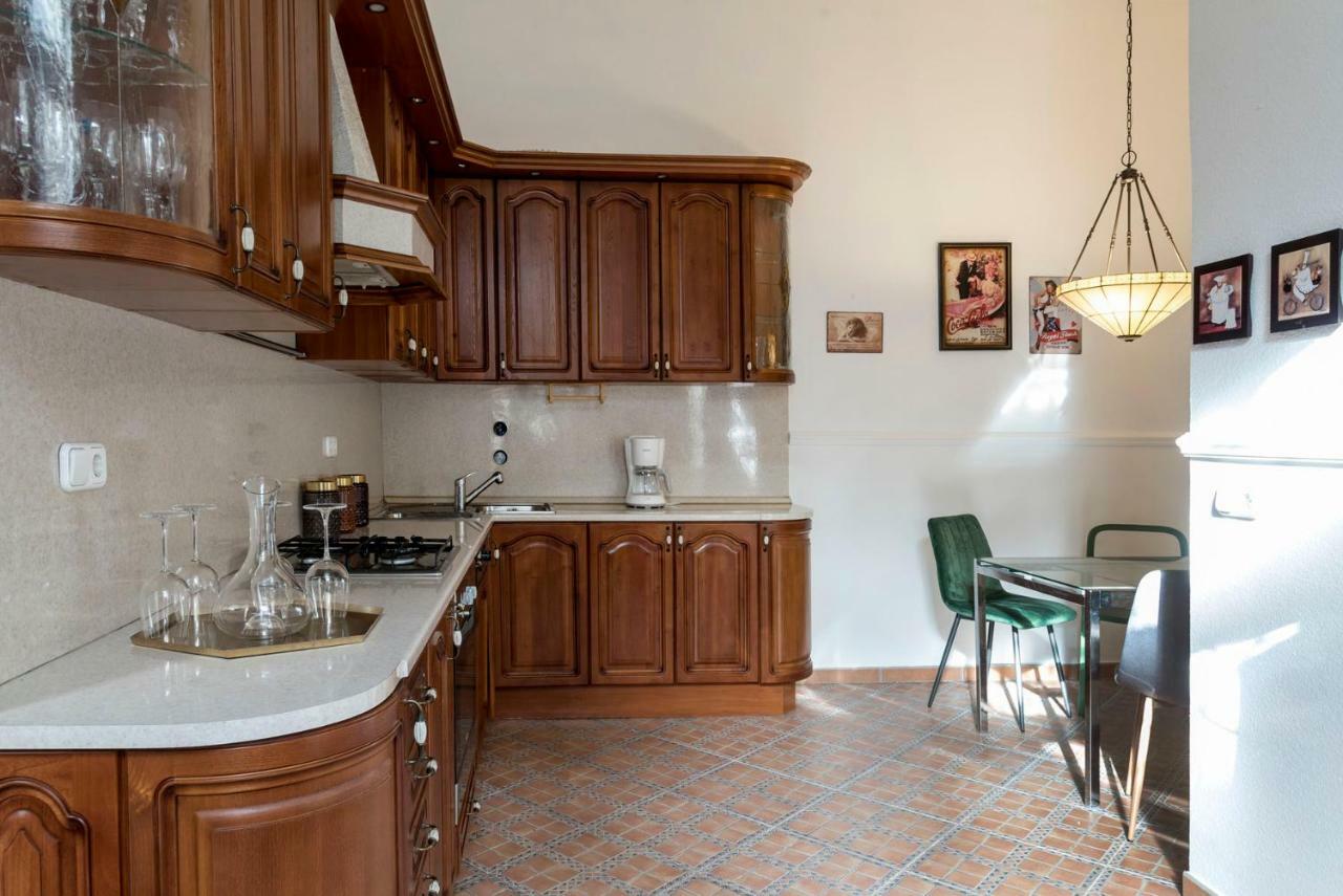 Central Apartman Budapest Kültér fotó